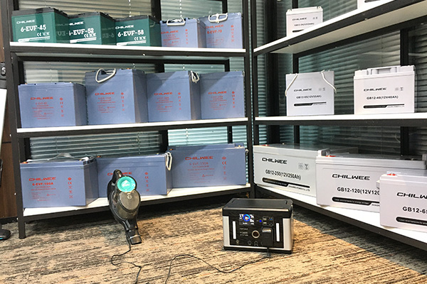 700W ухаалаг зөөврийн цахилгаан станцын сайтыг ашигла